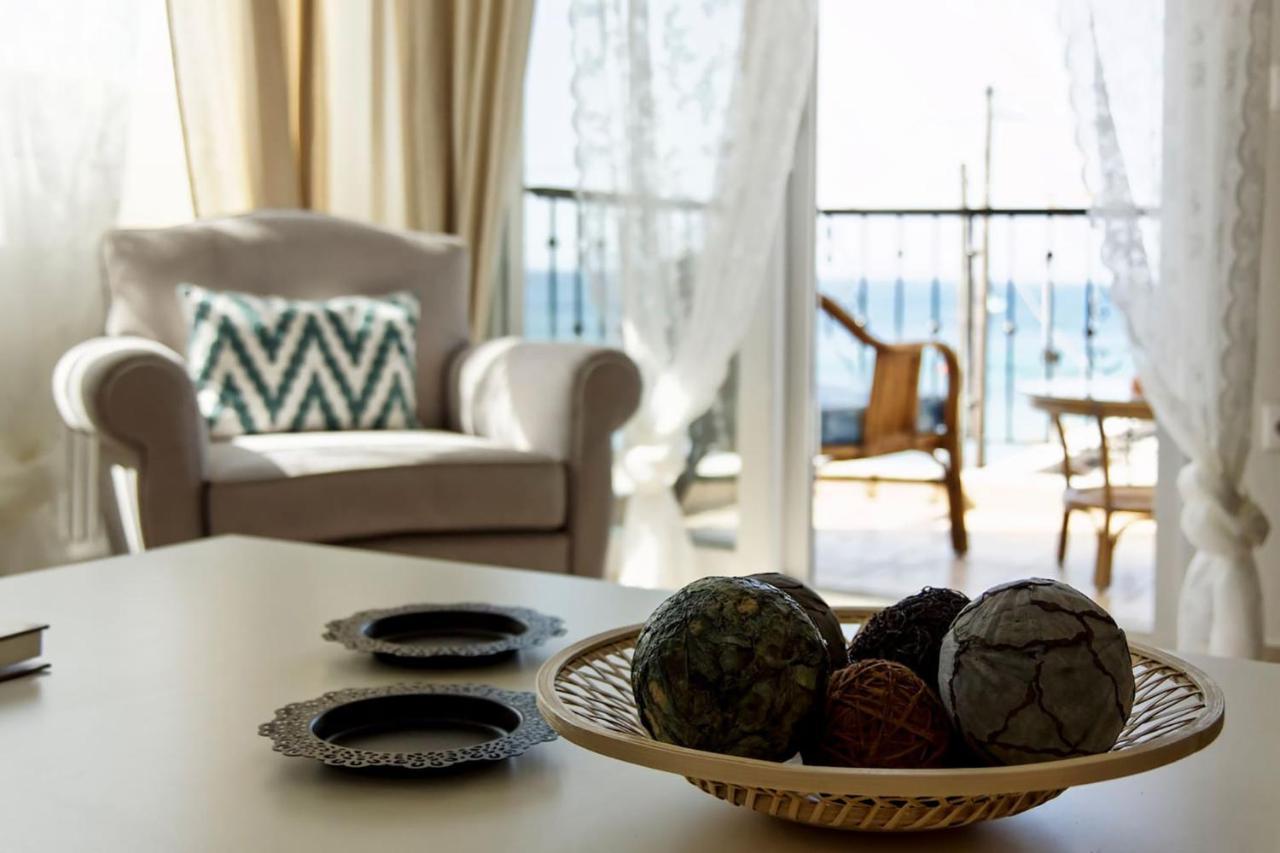 Lemon Beach Front Apartment, Nikiti Ngoại thất bức ảnh